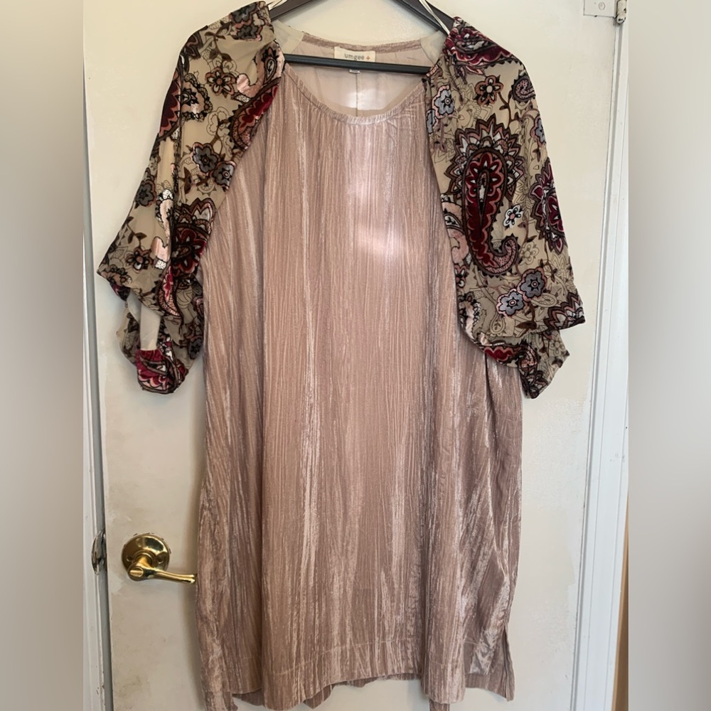 Umgee Dress 36 long soft and beautiful.